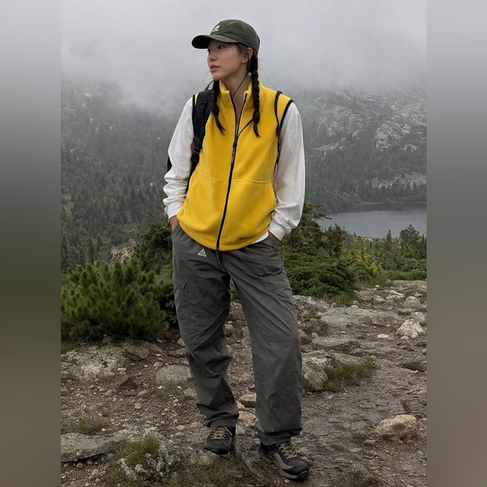 L.L. Bean Women’s Vintage Fleece Yellow Vest Jacket Navy Trim Large Gorpcore